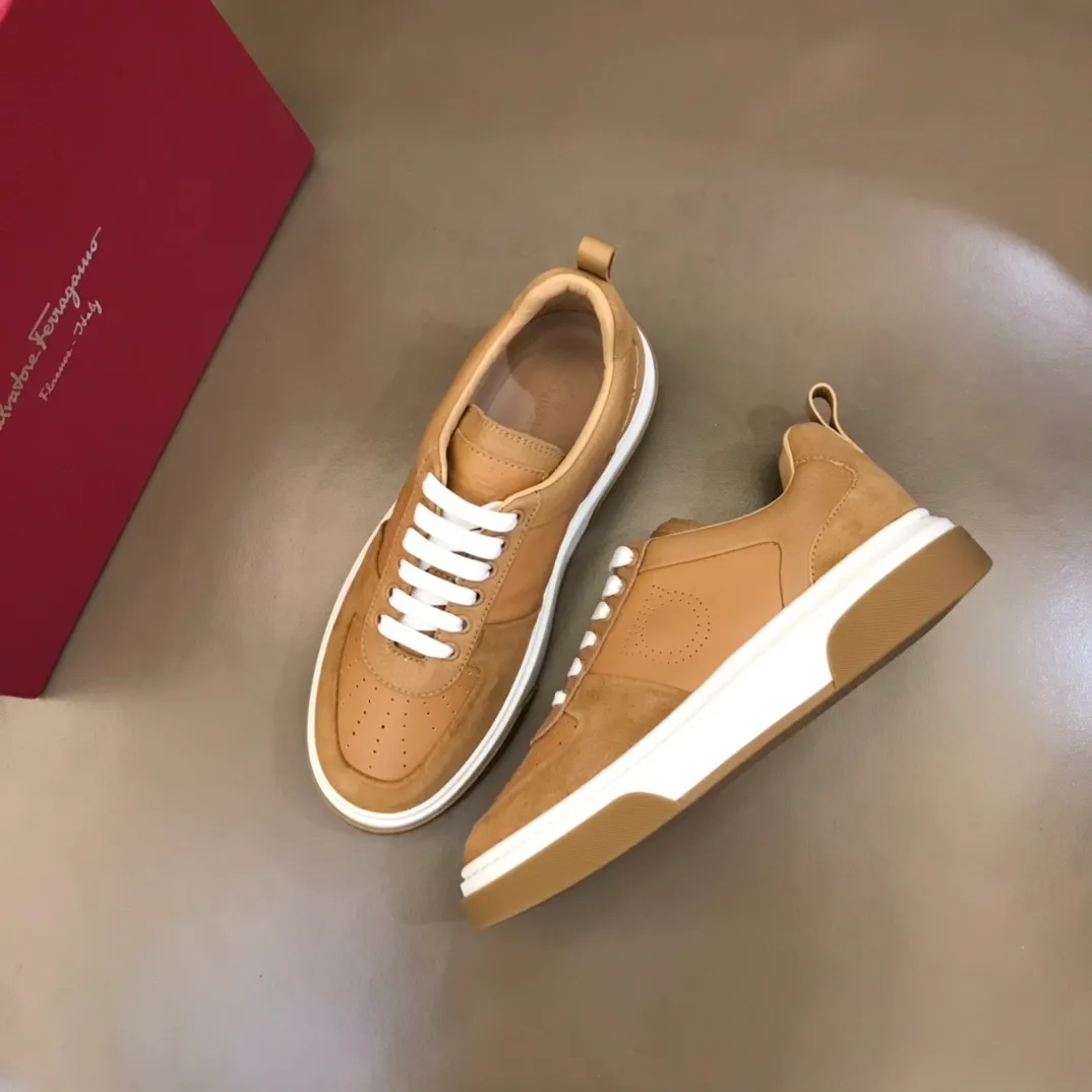 p420 "Salvatore Ferraga**" men's low-cut fashion sneakers. This casual shoe has a novel structure and is made of soft calfskin. The contrasting color elements on the upper highlight the bold and avant-garde atmosphere. The first-layer cowhide lining is high-end and comfortable. Energetic and fresh, these shoes can be worn with casual looks or add a touch of street style to elegant trousers.  Size: 38-44